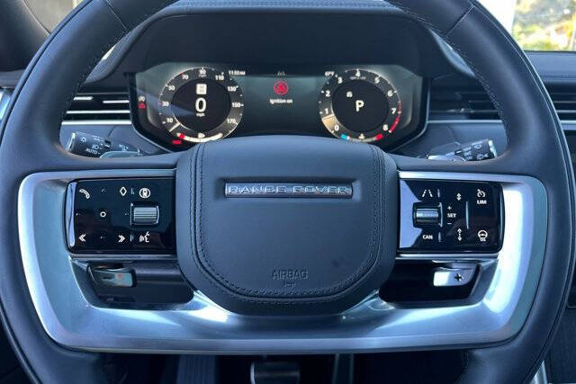 2025 Land Rover Range Rover P530 SE