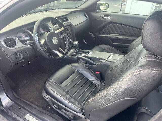 2011 FORD Mustang Coupe - $9,800