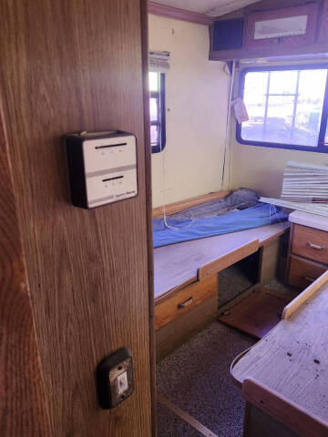 1989 Pace American 37F