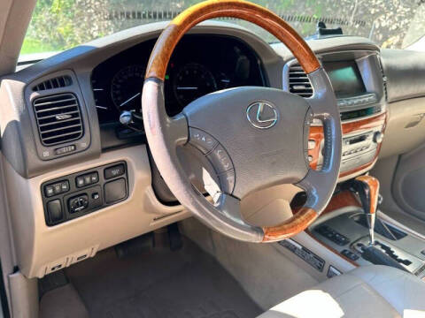 2004 Lexus LX 470