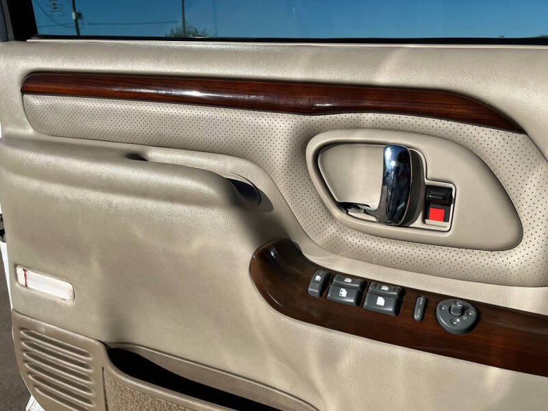 2000 Cadillac Escalade