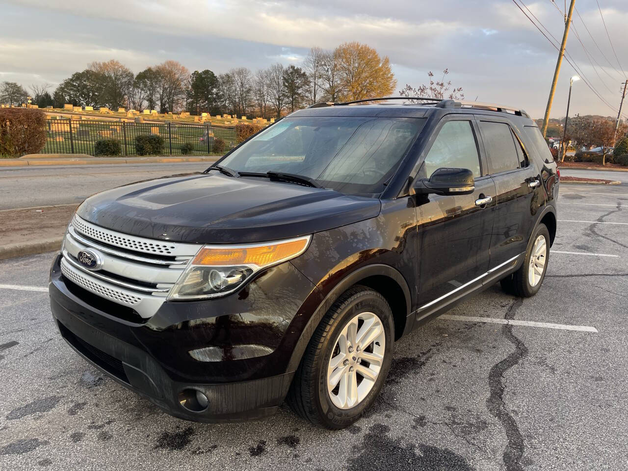 Red 2013 Ford Explorer XLT XLT 4dr SUV 1