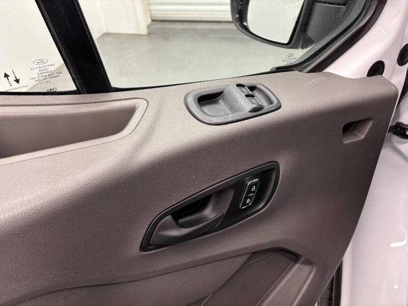 2023 Ford Transit 250