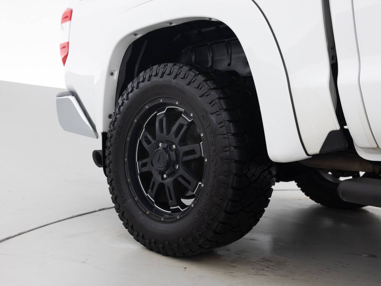 Used Car 2017 Toyota Tundra  Sr5 4x4 4dr Crewmax Cab Pickup Sb (5.7l V8 Ffv) For Sale Under $30,000 In Coal City, Illinois