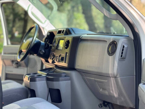 2014 Ford E-Series E-350 SD XLT