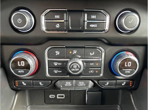 2023 Chevrolet Suburban RST