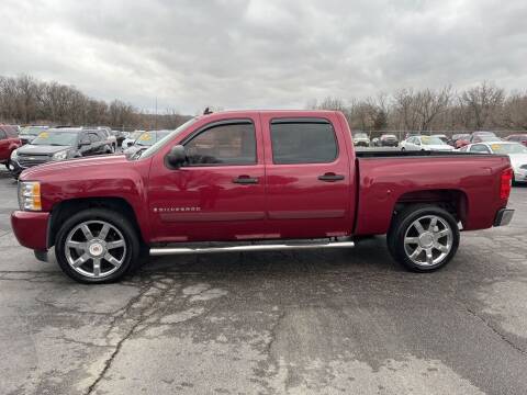 2007 Chevrolet Silverado 1500 for sale at CARS PLUS CREDIT in Independence MO