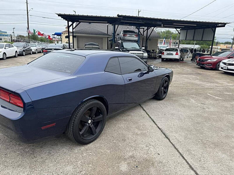 2010 Dodge Challenger SE