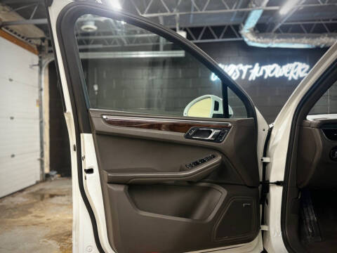 2015 Porsche Macan S