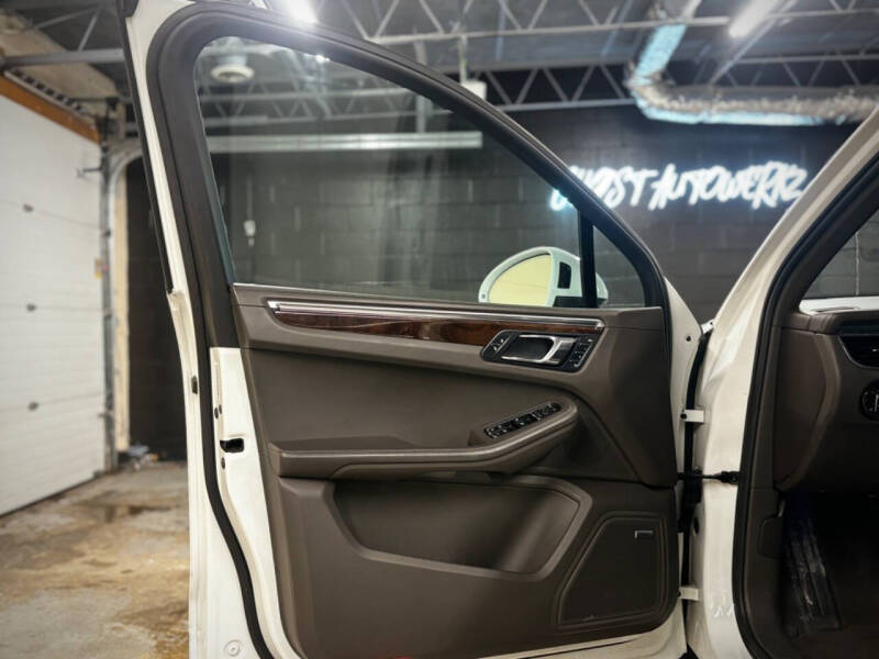 2015 Porsche Macan S