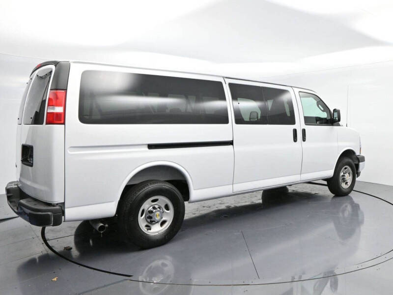2025 Chevrolet Express LT 3500