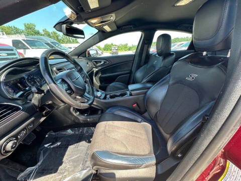 2016 Chrysler 200 S