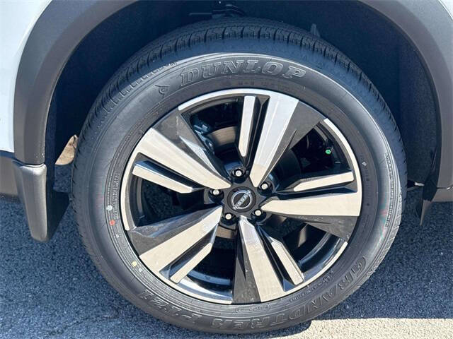 2025 Nissan Rogue SL