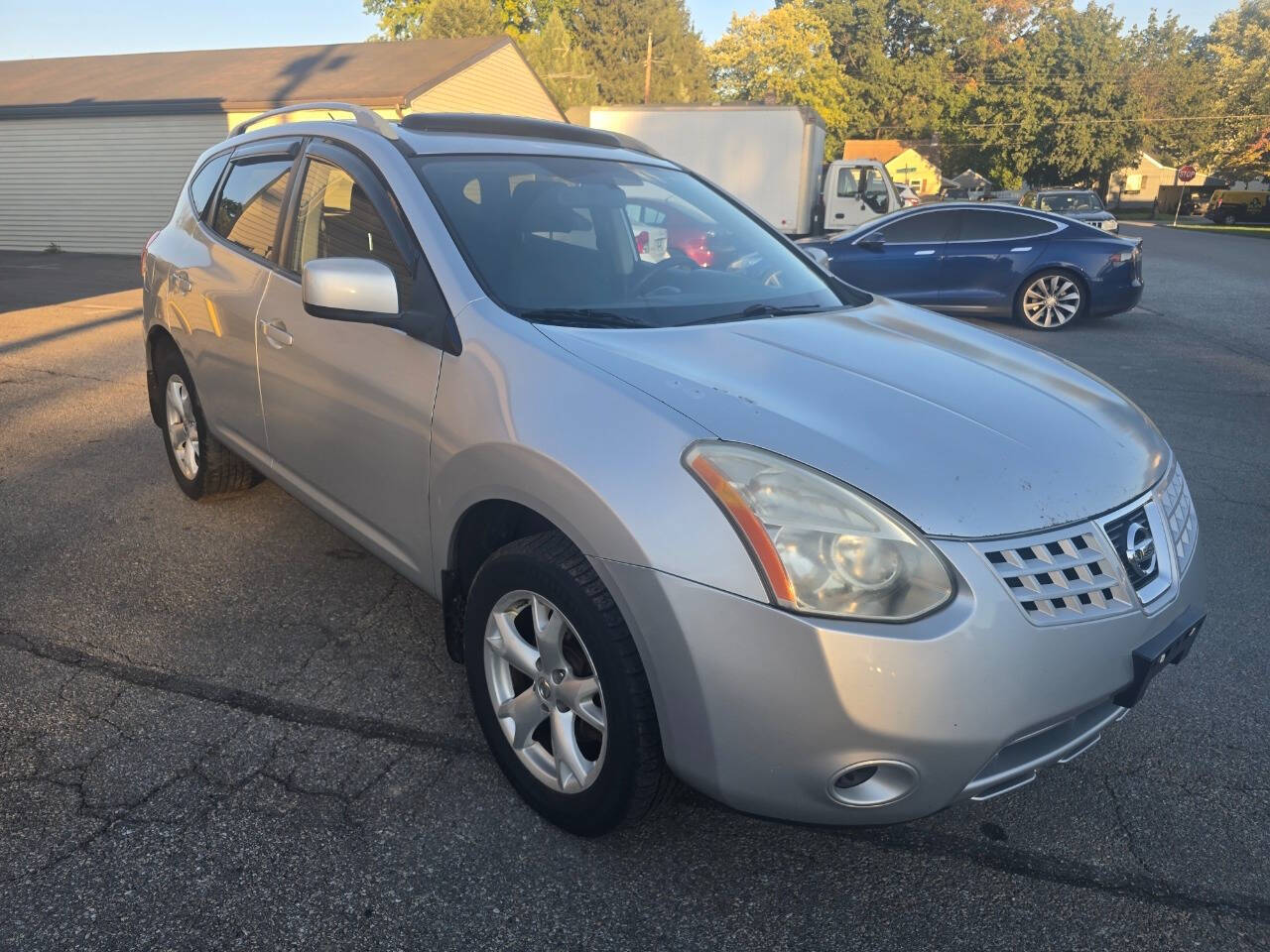 2008 Nissan Rogue for sale at QUEENSGATE AUTO SALES in York, PA