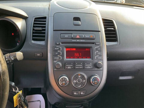2013 Kia Soul +