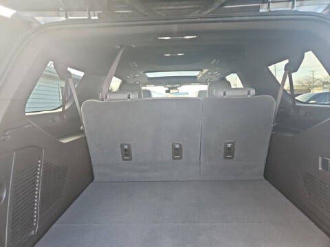 2023 Chevrolet Suburban LT