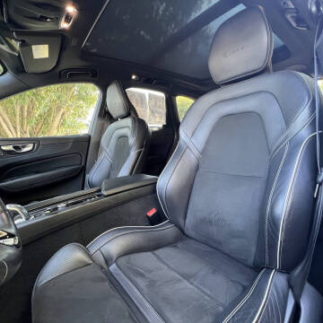 2019 Volvo XC60 T8 eAWD R-Design