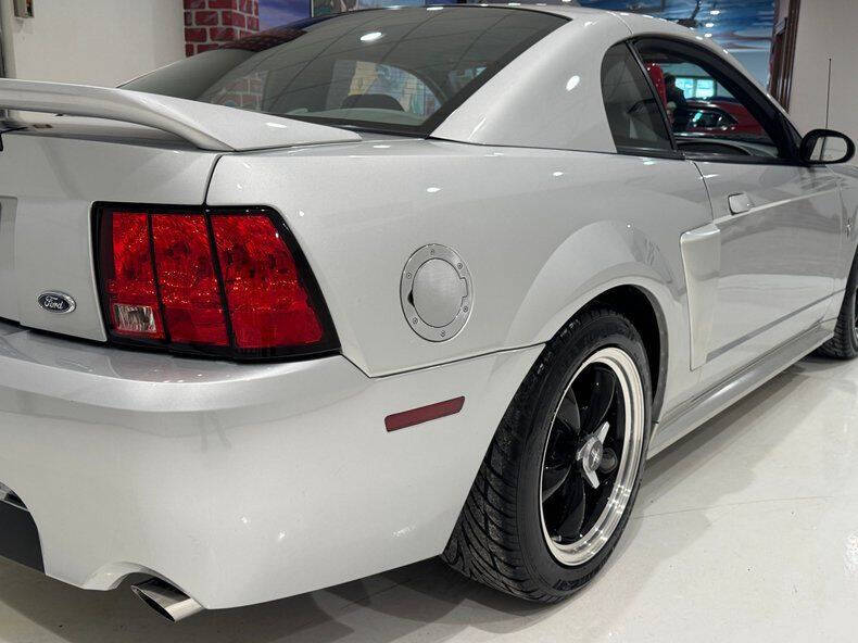 2000 Ford Mustang