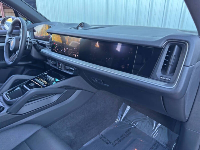 2024 Porsche Cayenne S