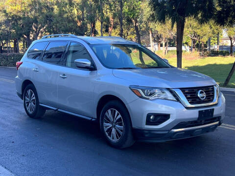 2020 Nissan Pathfinder SV