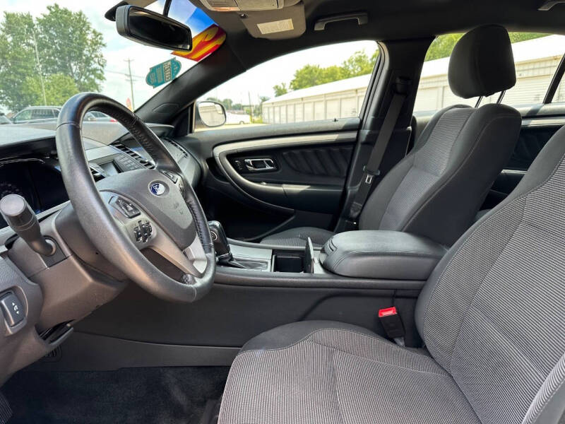 2016 Ford Taurus SEL