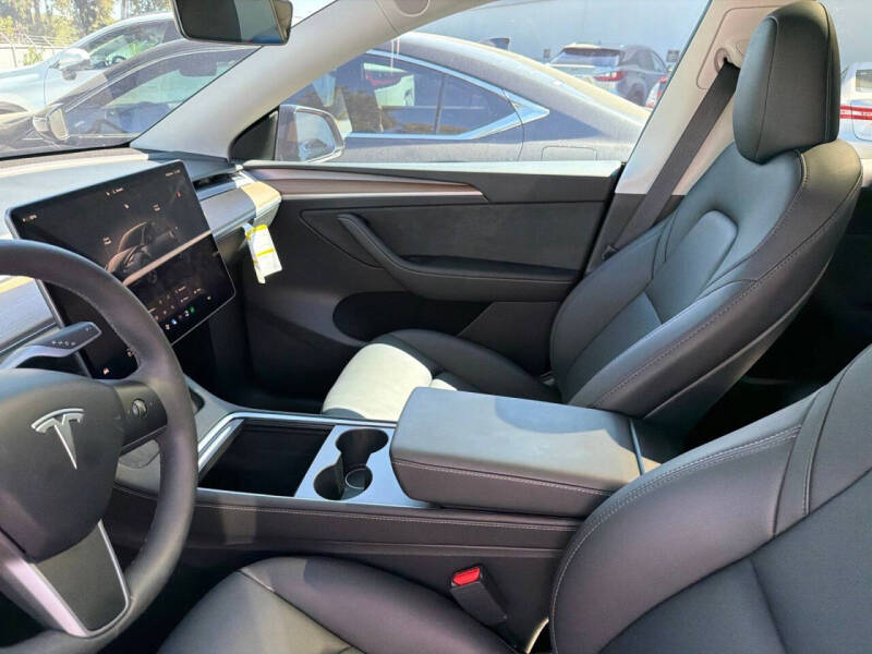 2024 Tesla Model Y Long Range
