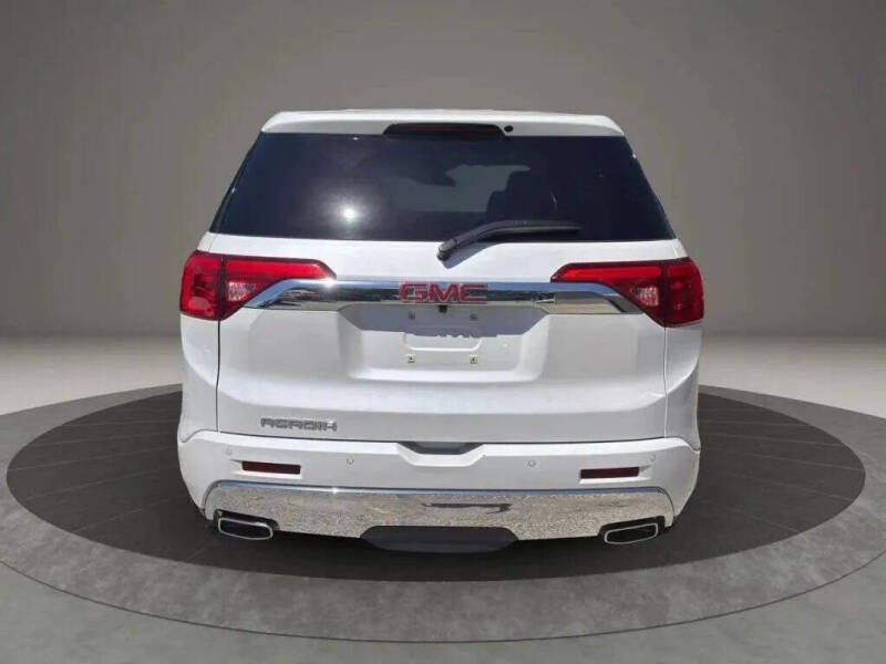 2017 GMC Acadia Denali