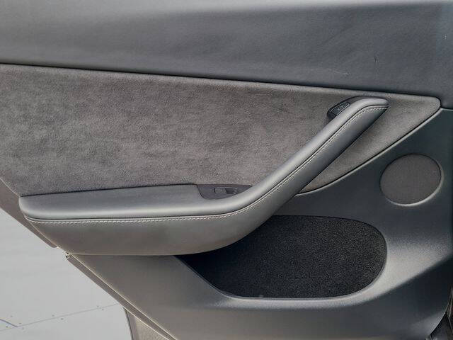 2024 Tesla Model Y Performance