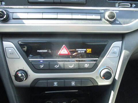 2018 Hyundai Elantra SE