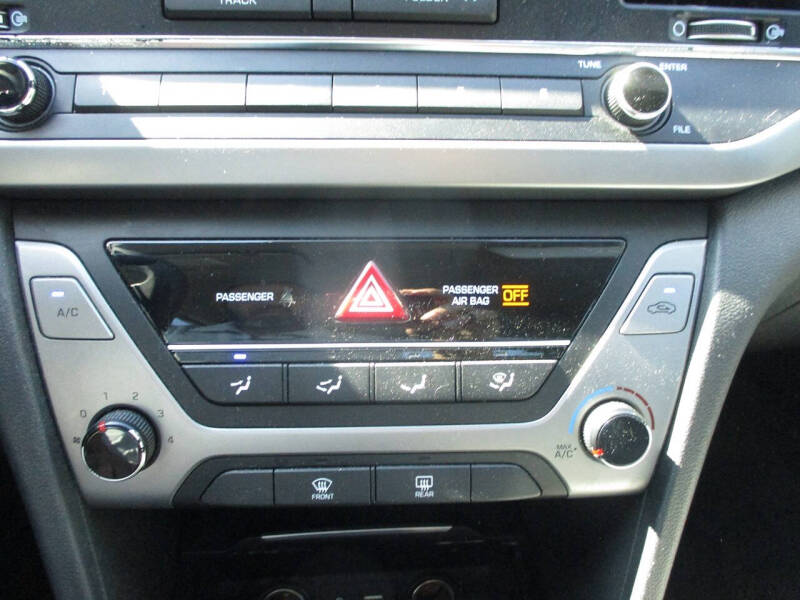 2018 Hyundai Elantra SE