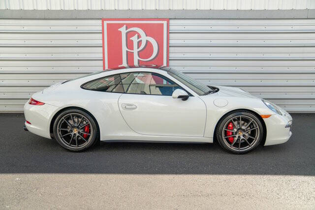 2014 Porsche 911 38