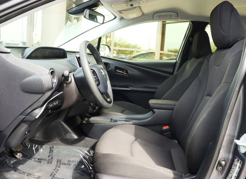 2022 Toyota Prius LE