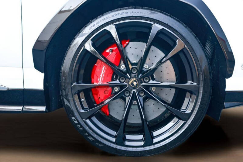 2023 Lamborghini Urus S