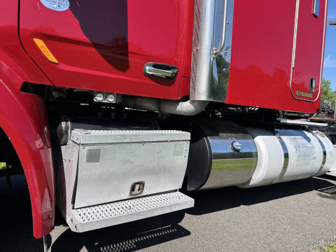 2015 Peterbilt 579 Sleeper Tractor