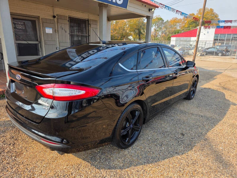2016 Ford Fusion SE