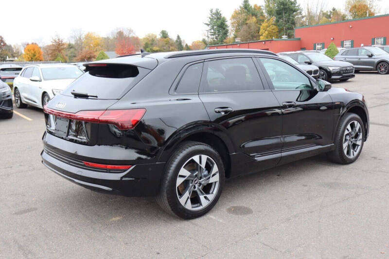 2021 Audi e-tron quattro Premium