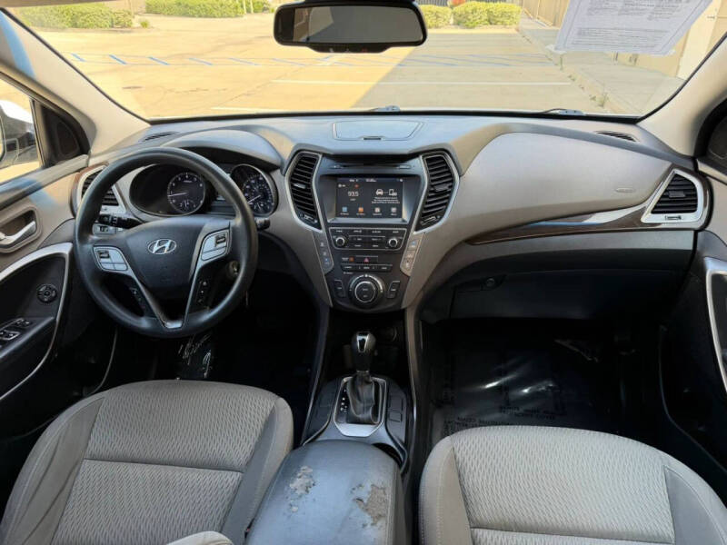 2017 Hyundai Santa Fe SE