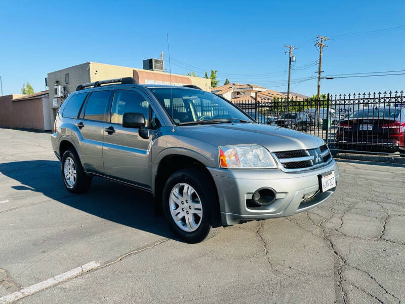 2008 Mitsubishi Endeavor LS photo 4