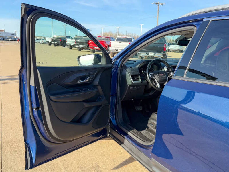 2023 GMC Terrain SLT