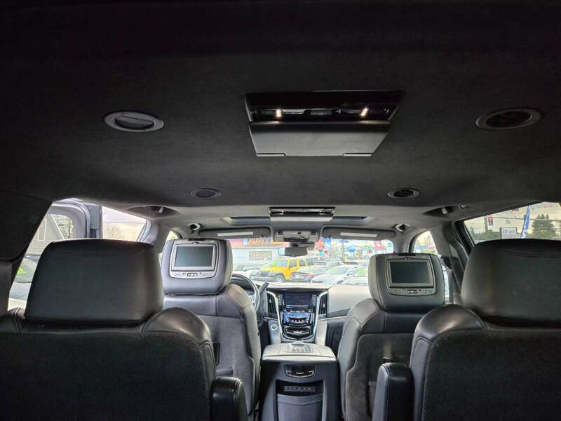 2017 Cadillac Escalade ESV Platinum