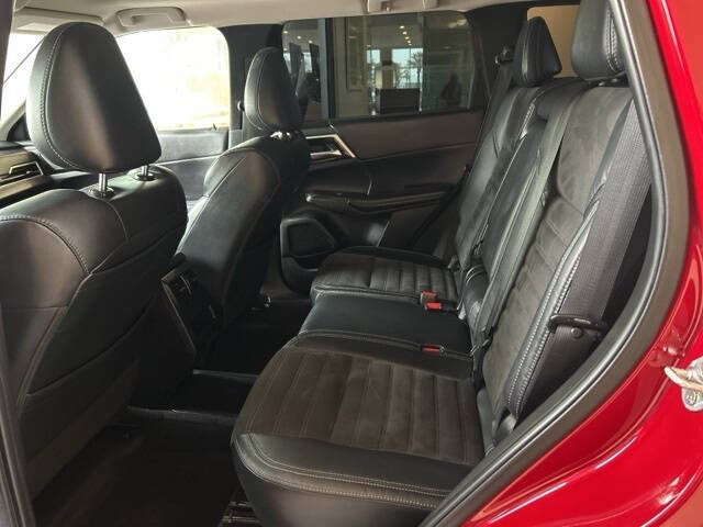 2023 Mitsubishi Outlander PHEV SE