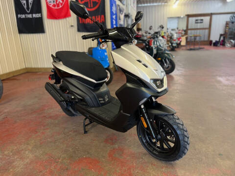 2022 Genuine Scooter  Rattler 200i for sale at SIEGFRIEDS MOTORWERX LLC in Lebanon PA