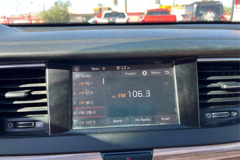 2018 Kia Cadenza Premium