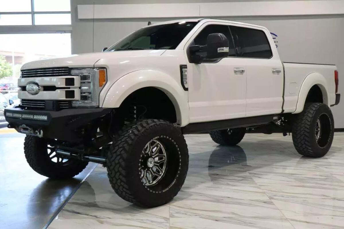 2019 Ford F-250 Super Duty for sale at IMD MOTORS, INC in Dallas, TX