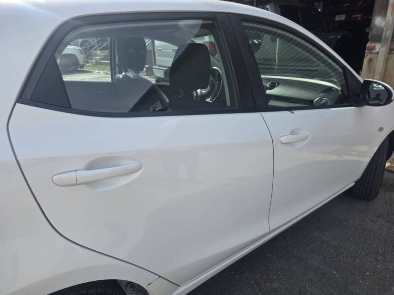 2011 Mazda MAZDA2 Touring