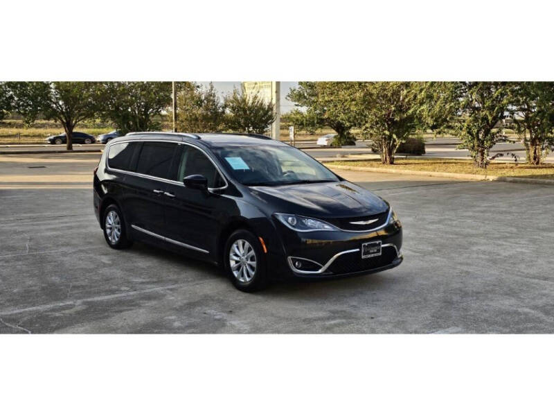 2019 Chrysler Pacifica for sale at America's Auto Financial in Houston TX