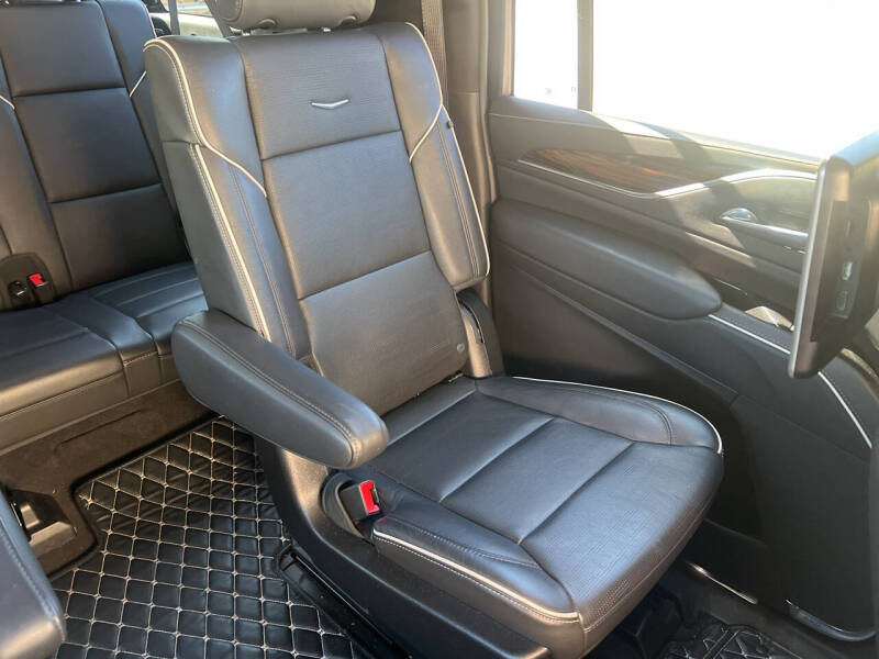 2022 Cadillac Escalade ESV Premium Luxury