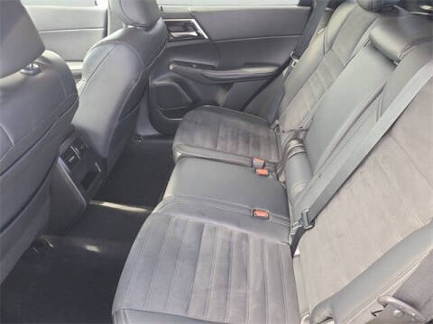 2024 Mitsubishi Outlander SE