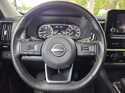 2024 Nissan Pathfinder SV