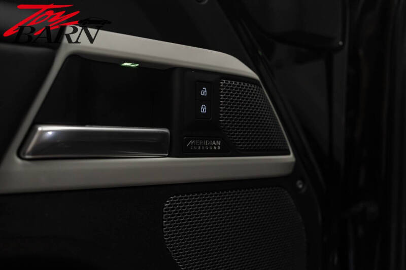 2024 Land Rover Defender 110 V8 P500 SE